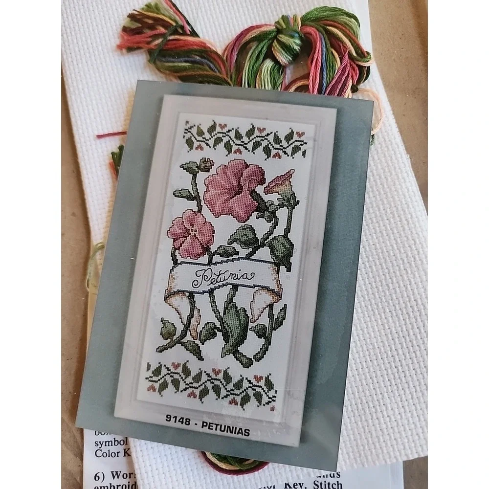 Design Works Crossstitch Petunia #9148 W/Frame New Flower Cross Stitch Kit